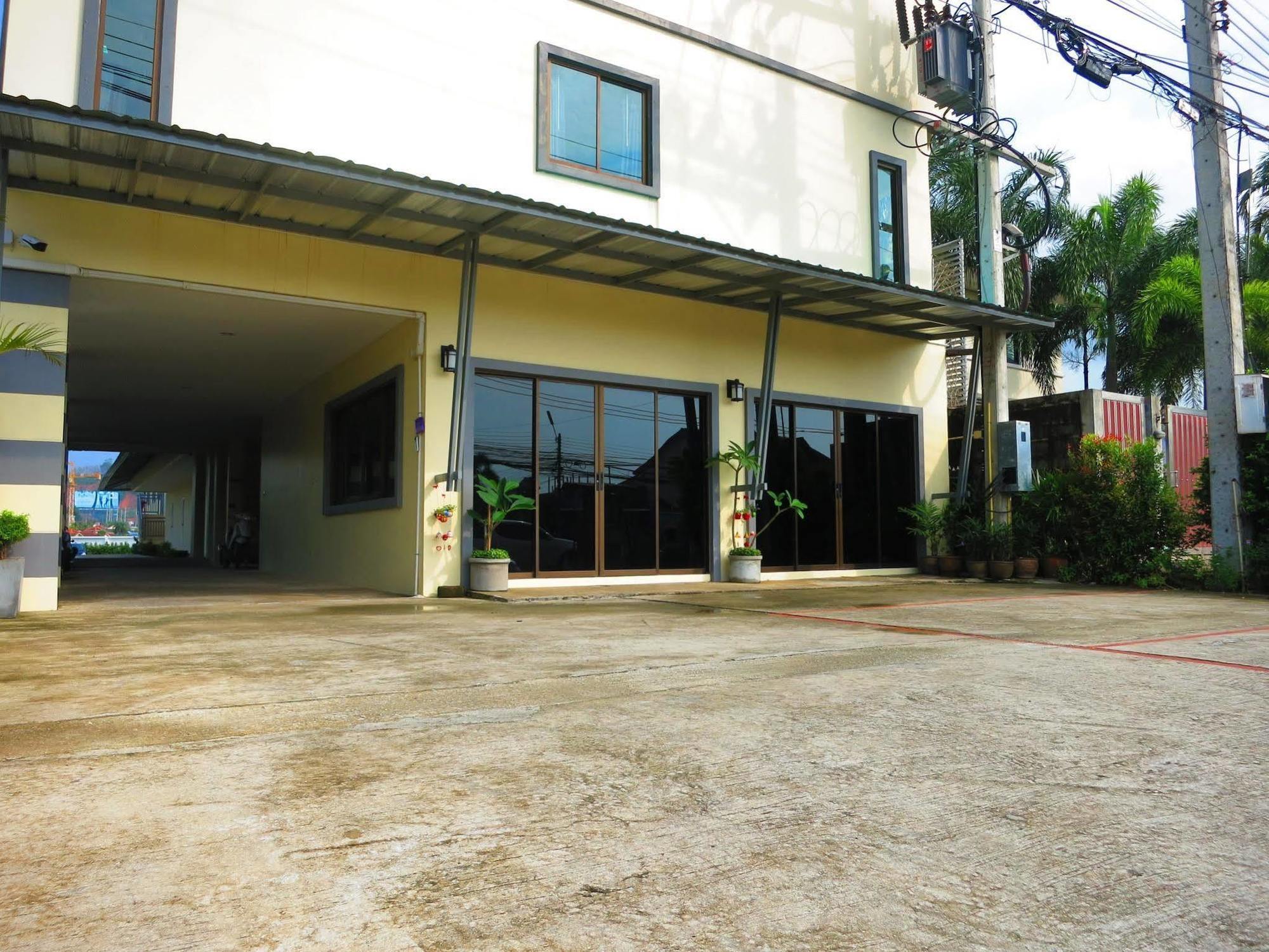 วินริสา เพลซ Apartment Nai Yang ภายนอก รูปภาพ