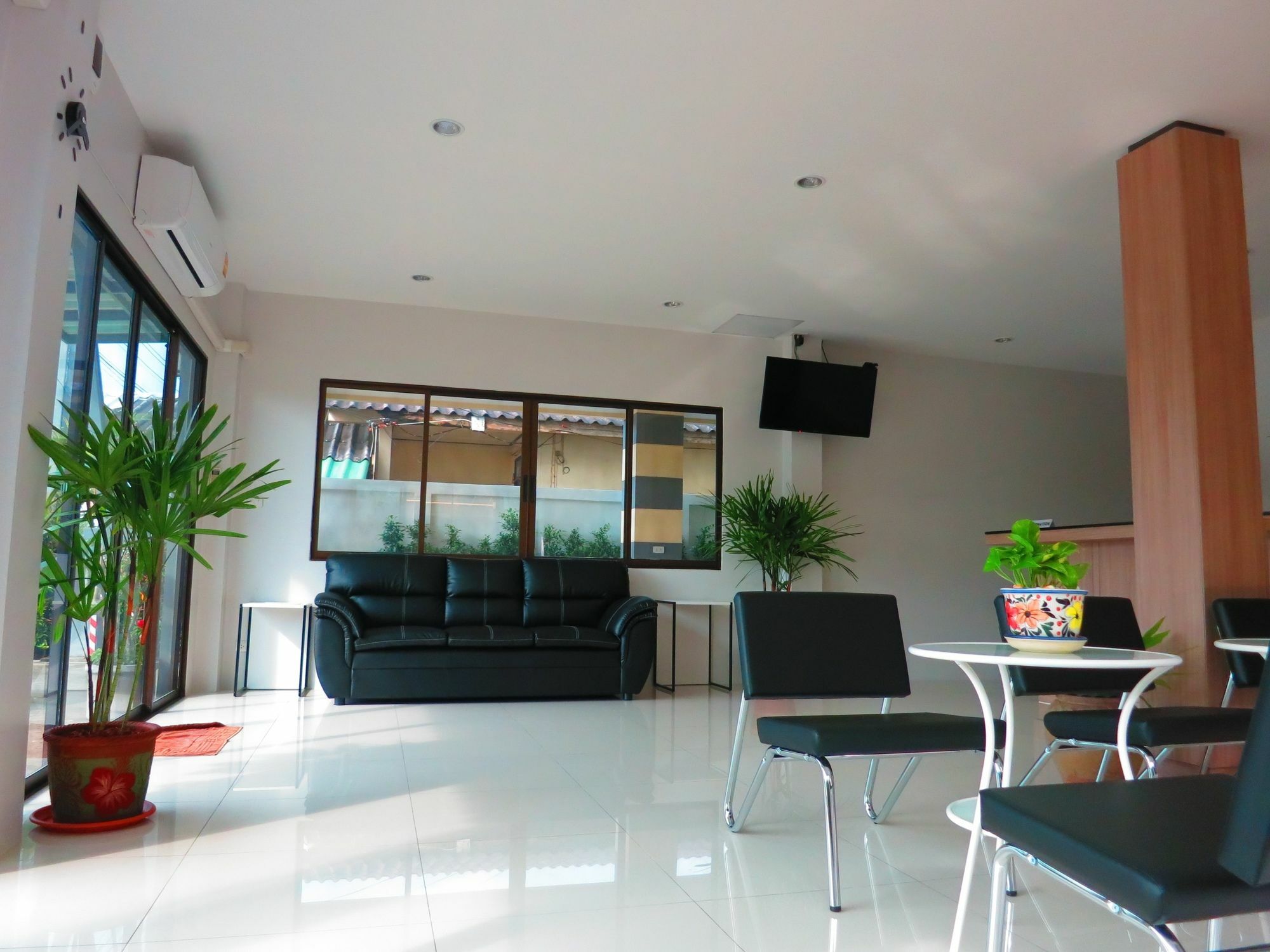 วินริสา เพลซ Apartment Nai Yang ภายนอก รูปภาพ