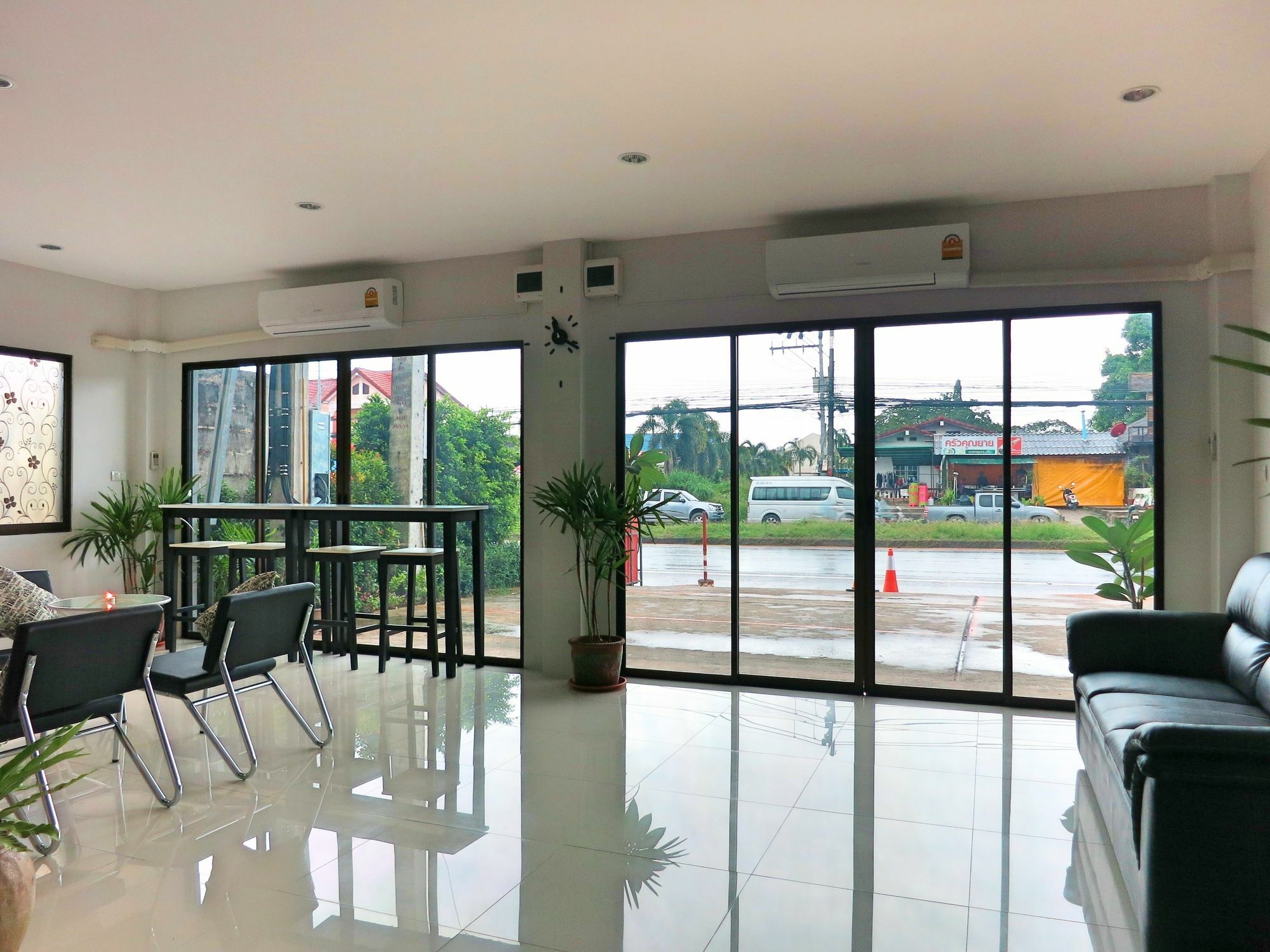 วินริสา เพลซ Apartment Nai Yang ภายนอก รูปภาพ